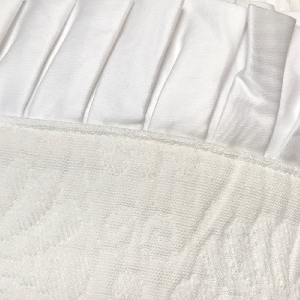 LUXURY HOTEL COVERLET-NEW - Picture 5 of 6